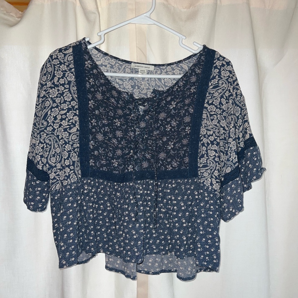 American Eagle Outfitters Blue and White Cropped Blouse